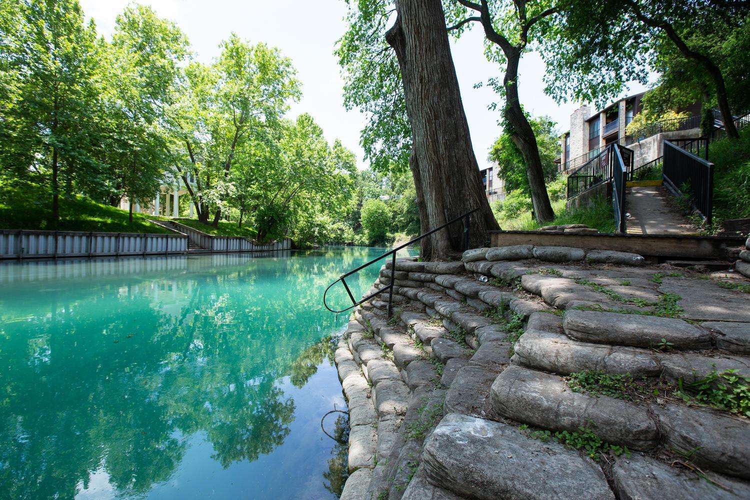 The Iron Cactus Condo On The Comal Cw C102 นิวบราวน์เฟลส์ ภายนอก รูปภาพ
